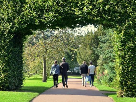 Stretch your legs at the Royal Botanic Gardens and follow it up with a walk to the Shore where you can reward yourself with a pint (Picture: Shutterstock)