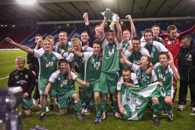 Hibs lift the Scottish Youth Cup in 2009