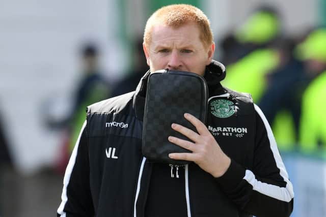 Lennon arrives at Easter Road