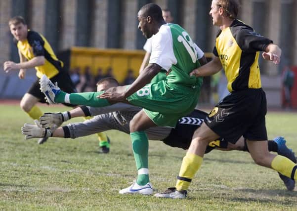 Amadou Konte scores for Hibs
