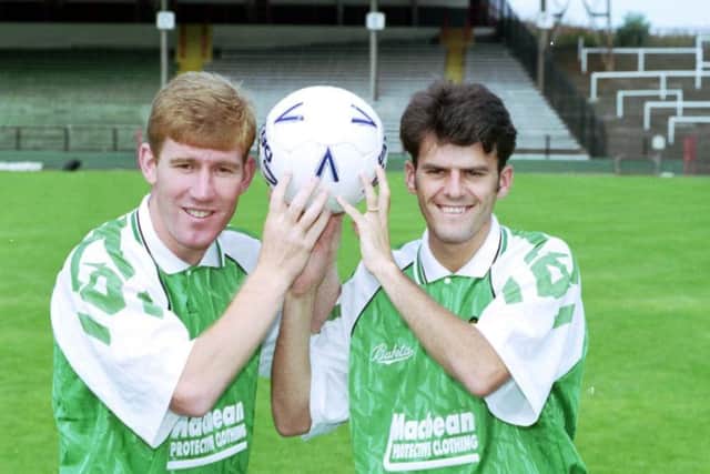 O'Neill praised Easter Road team mates Keith Wright, left, and Darren Jackson. Picture: TSPL