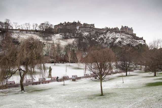 Edinburgh has been hit with snow and ice warning ahead of the weekend (Photo: Shutterstock)