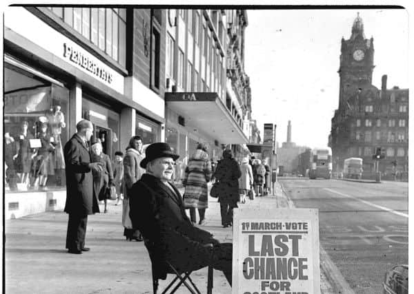 Yes campaign on Princes Street,  Edinburgh.