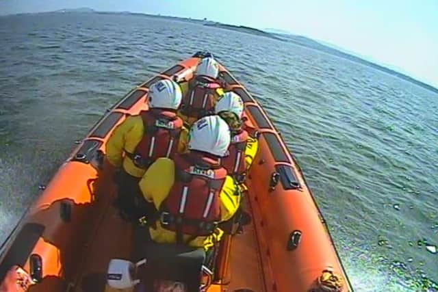 RNLI Queensferry lifeboat heads toward Cramond Island. Pic: RNLI