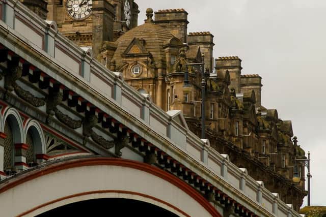 The original North Bridge was constructed between 1763 and 1772 in order to connect the Old Town of Edinburgh to the New Town which was being built to the North. This first stone bridge was replaced by the current structure in 1897.