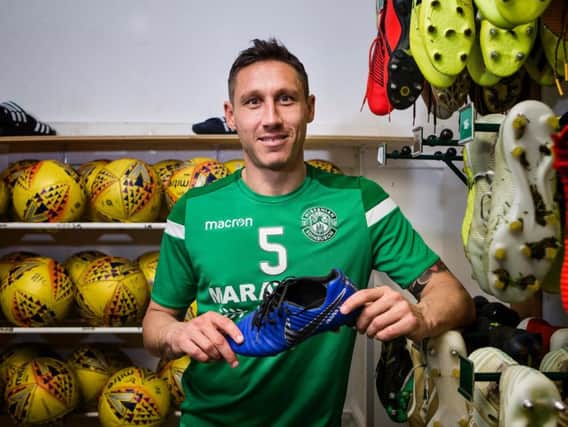 Australia captain Mark Milligan, who spent last season at Easter Road, has joined Southend United