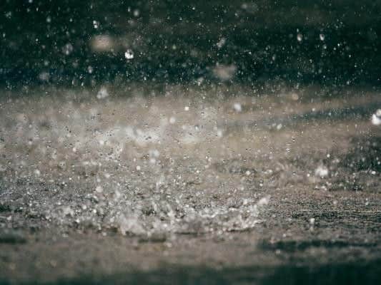 Heavy rain and thunder are set to hit Edinburgh and its surrounding areas over the next few days