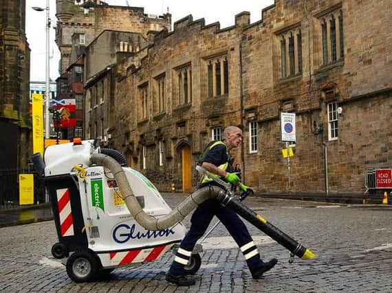 Extra street sweepers will be drafted in to help keep Edinburghs streets clean during the Festivals.