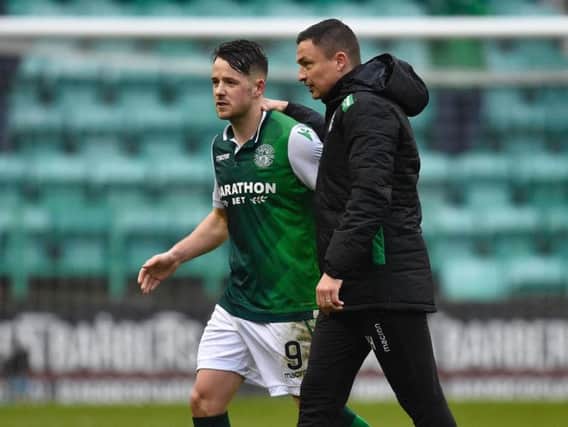 Marc McNulty with Paul Heckingbottom during the striker's loan spell at Easter Road